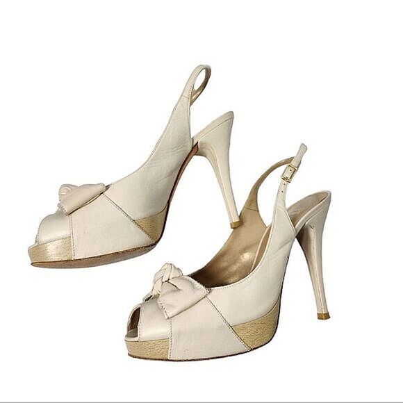 Stuart Weitzman  - Picture 1 of 11